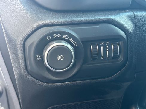 Used 2019 Jeep Wrangler Unlimited Sport S AWD/4WD image 34