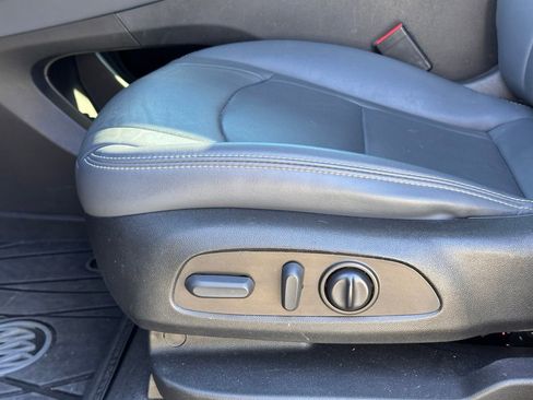 Used 2022 Buick Enclave Essence w/ Experience Buick Package image 32