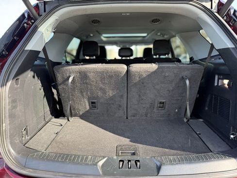 Used 2022 Ford Explorer XLT w/ Equipment Group 202A image 11