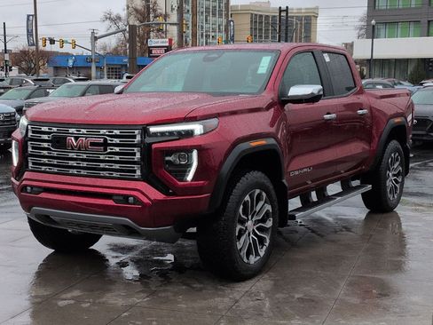 Used 2024 GMC Canyon Denali image 10