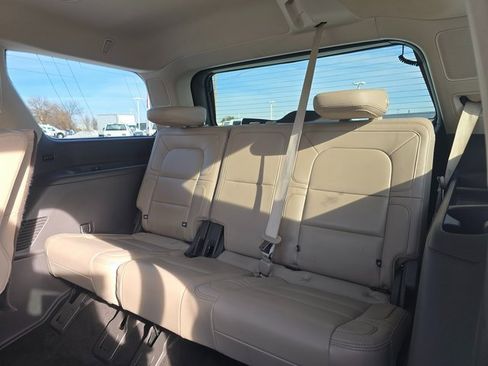 Used 2022 Lincoln Navigator Reserve image 13