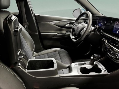 Used 2024 Buick Envista Preferred image 23