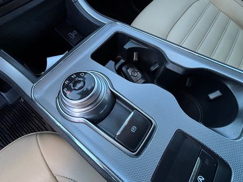 Used 2021 Ford Edge SEL w/ Convenience Package image 16