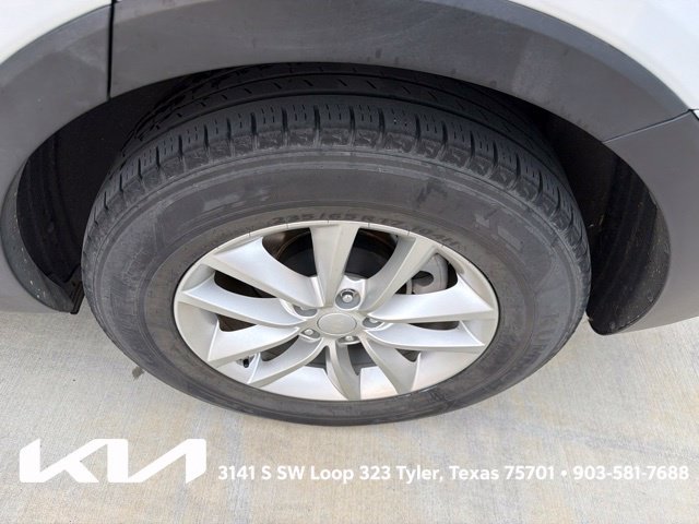 Used 2017 Kia Sorento FWD image 7