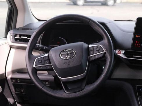 Certified 2024 Toyota Sienna XLE image 26