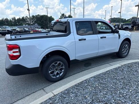 New 2026 Ford Maverick XLT w/ XLT Luxury Package FWD image 10
