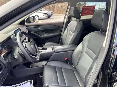 Used 2023 Nissan Rogue SV w/ SV Premium B Package image 11