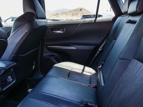 Used 2021 Toyota Venza XLE w/ Carpet Mat Package (TMS) AWD/4WD image 19