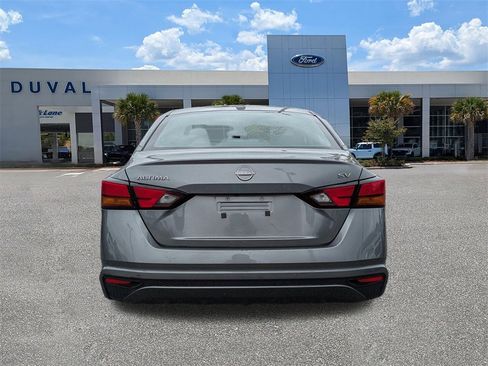 Used 2024 Nissan Altima 2.5 SV image 4
