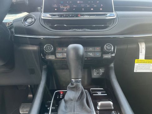 New 2026 Jeep Compass Limited AWD/4WD image 3