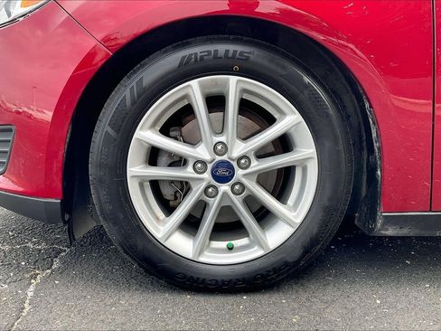 Used 2016 Ford Focus SE w/ Reverse Sensing Package FWD image 9