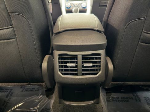 Used 2014 Ford Fusion SE FWD image 11