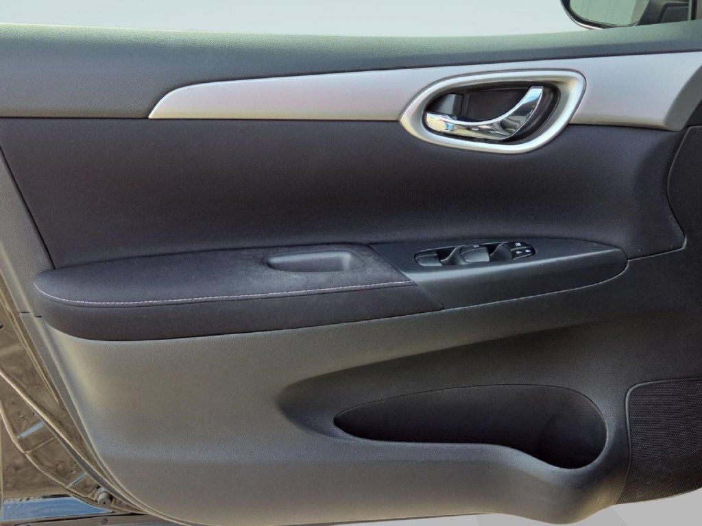Used 2014 Nissan Sentra SV FWD image 12