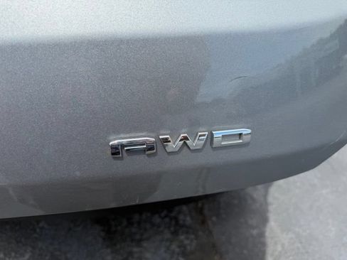 Certified 2024 GMC Terrain SLE AWD/4WD image 9