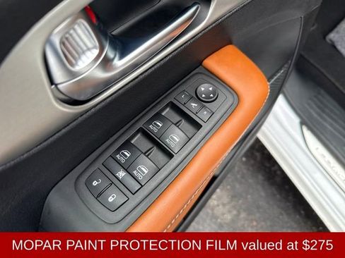 Used 2025 Chrysler Pacifica Pinnacle w/ Trailer Tow Group image 13