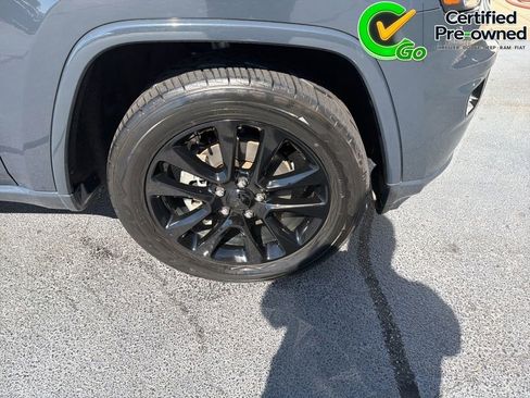 Certified 2018 Jeep Grand Cherokee Altitude RWD image 19