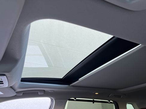 Used 2025 Nissan Rogue Platinum w/ Tech Package image 25