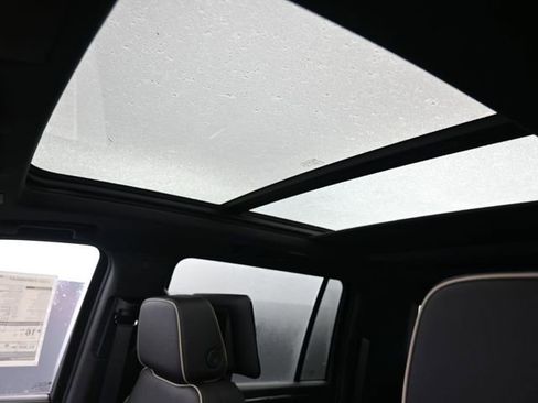 New 2026 Chevrolet Suburban Premier image 23