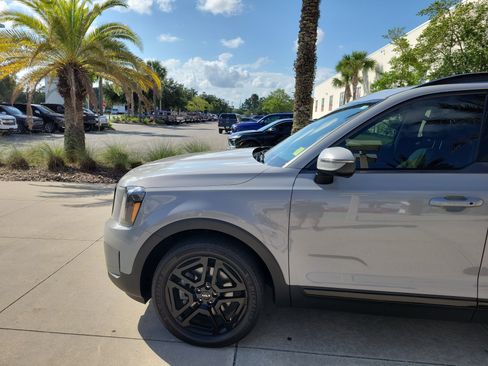 Used 2024 Kia Telluride EX X-Line AWD/4WD image 2