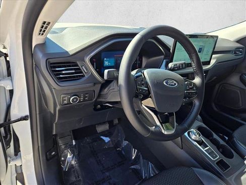 New 2026 Ford Escape SE w/ Class II Trailer Tow Package image 3