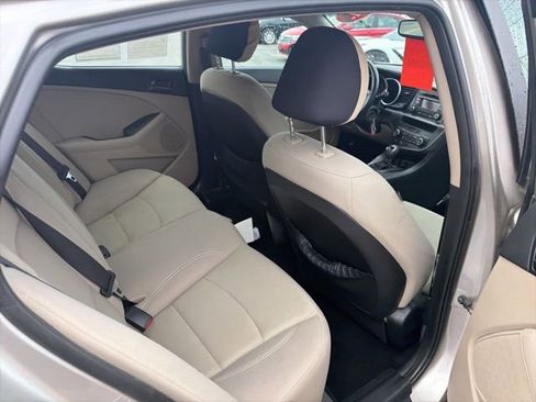 Used 2013 Kia Optima LX w/ Convenience Pkg image 9