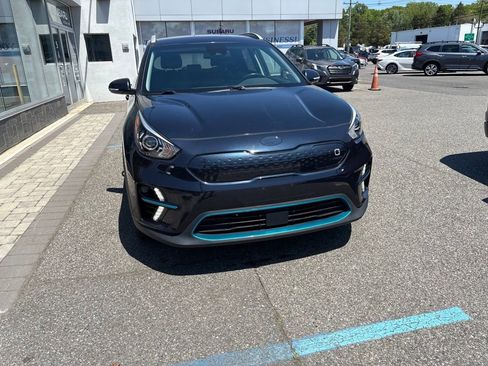 Used 2021 Kia Niro EX w/ Cold Weather Package FWD image 3
