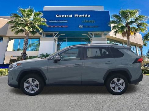 Used 2021 Toyota RAV4 XLE w/ Convenience Package FWD image 8
