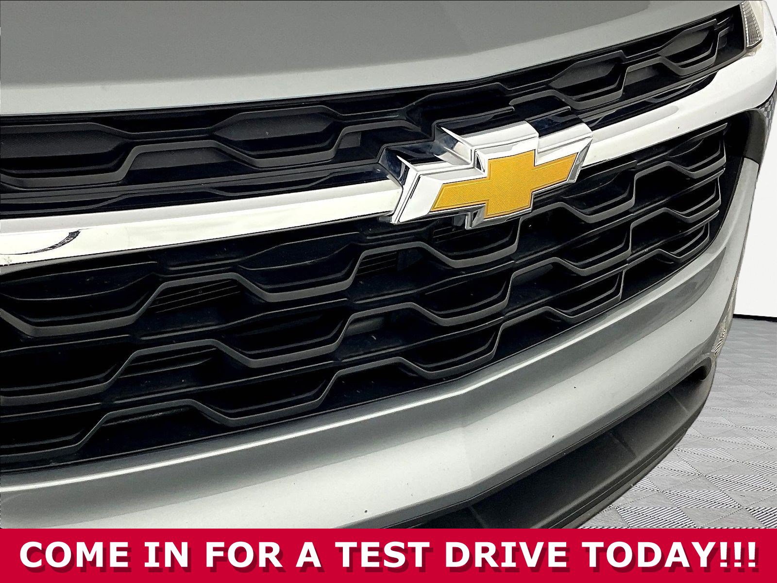 Used 2025 Chevrolet Trax LS w/ LS Convenience Package FWD image 28