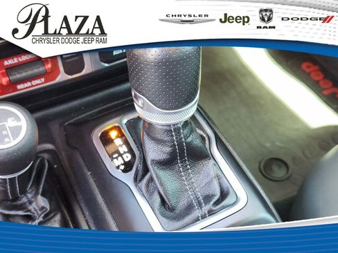 Certified 2024 Jeep Gladiator Mojave AWD/4WD image 27
