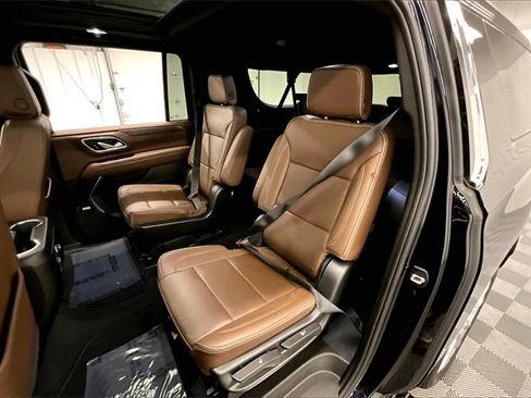 Used 2024 Chevrolet Suburban High Country image 21