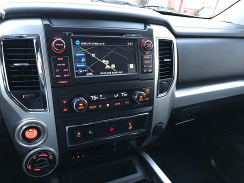 Used 2017 Nissan Titan PRO-4X AWD/4WD image 13