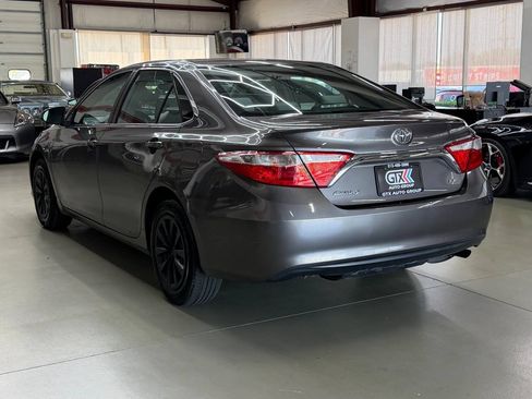 Used 2016 Toyota Camry LE FWD image 4