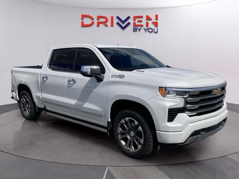 Used 2024 Chevrolet Silverado 1500 High Country w/ Technology Package image 9