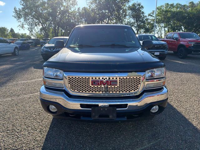 Used 2005 GMC Sierra 1500 SLE w/ Off-Road Package AWD/4WD image 2
