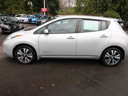 Used 2016 Nissan Leaf SV image 6