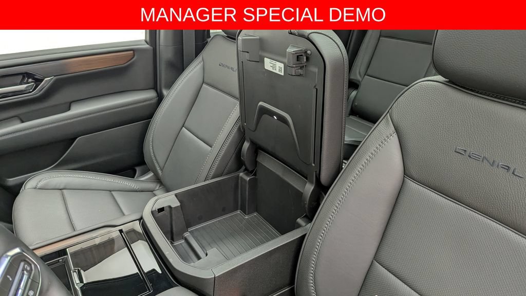 Used 2026 GMC Yukon XL Denali w/ Denali Reserve Package AWD/4WD image 31