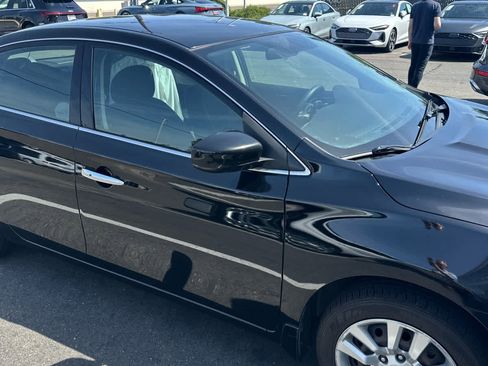 Used 2016 Nissan Sentra SV FWD image 14