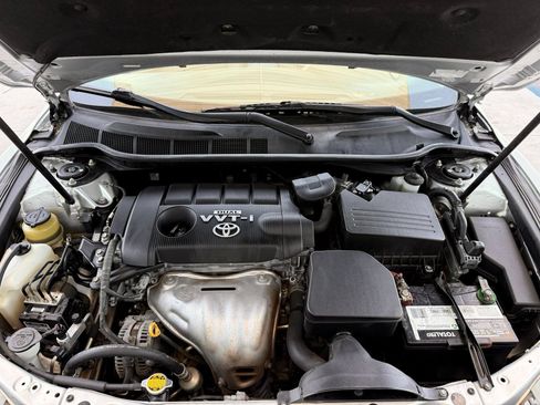 Used 2010 Toyota Camry LE FWD image 35