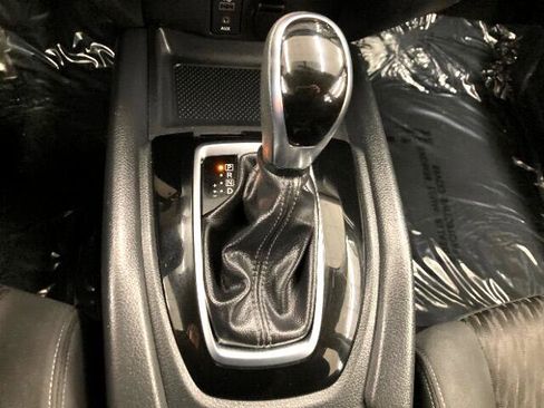 Used 2017 Nissan Rogue S image 17