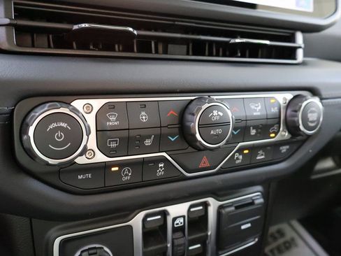 New 2026 Jeep Gladiator Mojave AWD/4WD image 36