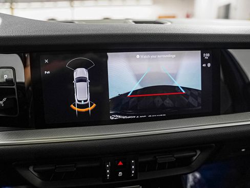 Certified 2024 Porsche Cayenne AWD/4WD image 23