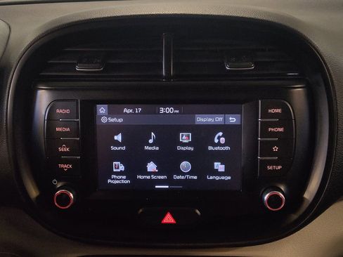 Used 2020 Kia Soul LX FWD image 25