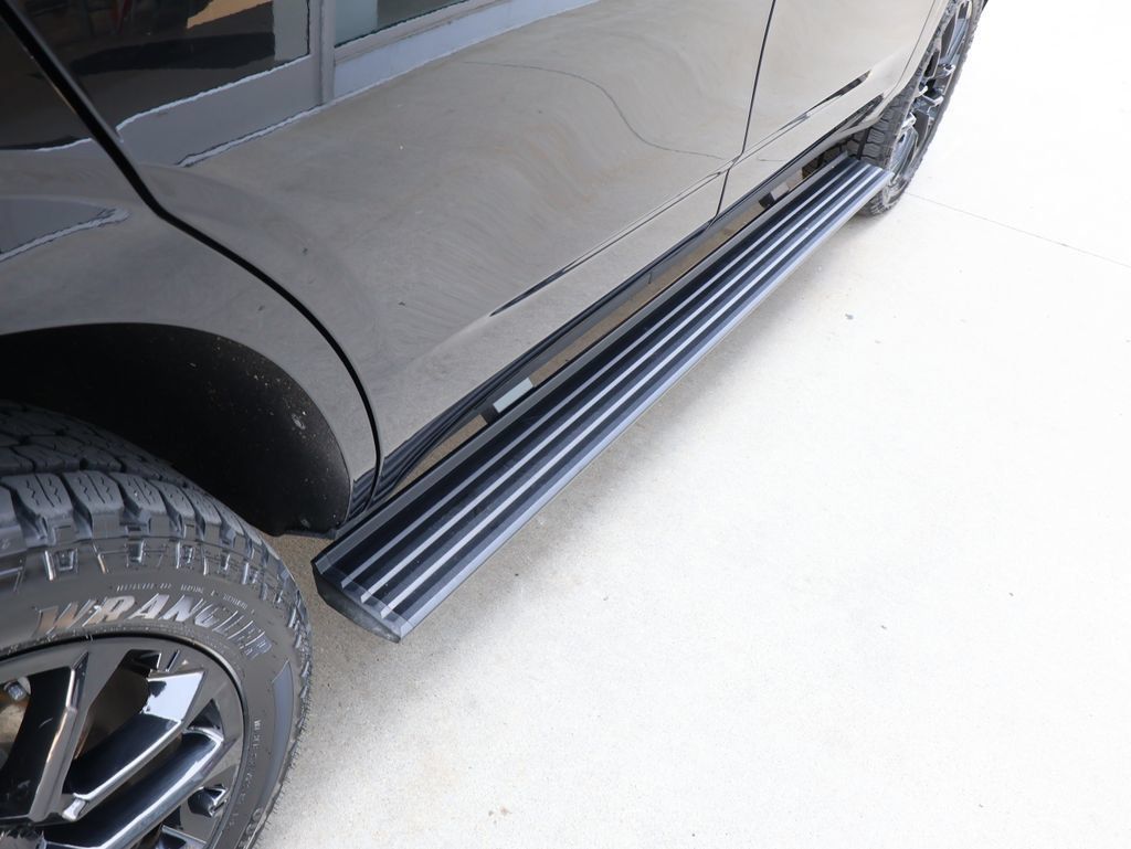 Certified 2025 GMC Yukon AT4 Ultimate AWD/4WD image 41
