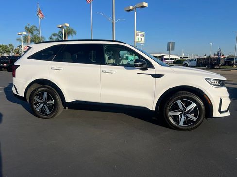 Used 2023 Kia Sorento EX w/ Panoramic Sunroof Package FWD image 7