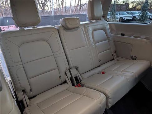 Used 2020 Lincoln Navigator Reserve w/ Luxury Package image 21