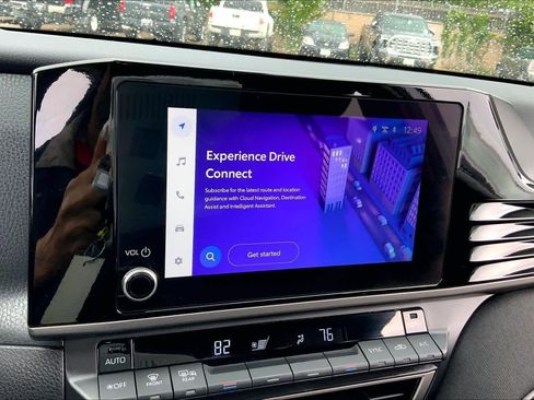 Used 2025 Toyota Camry LE w/ Convenience Package image 31