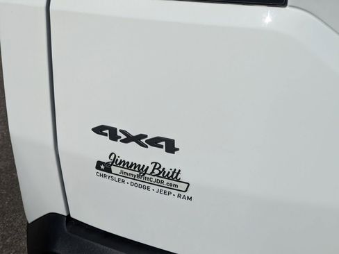 New 2026 Jeep Cherokee Laredo image 23