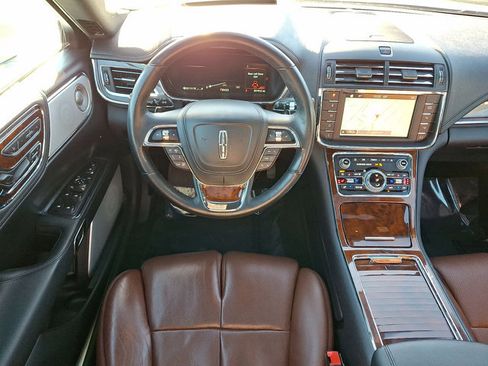 Used 2019 Lincoln Continental Reserve image 23