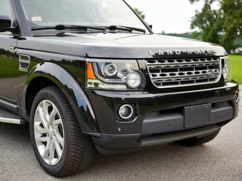 Used 2016 Land Rover LR4 HSE Silver Edition AWD/4WD image 16