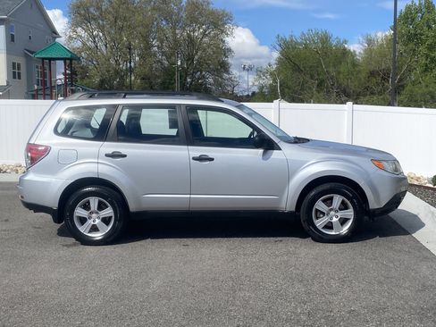 Used 2011 Subaru Forester 2.5X w/ Alloy Wheel Value Pkg AWD/4WD image 7